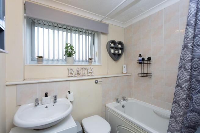 3 bed Terraced for sale Image 10