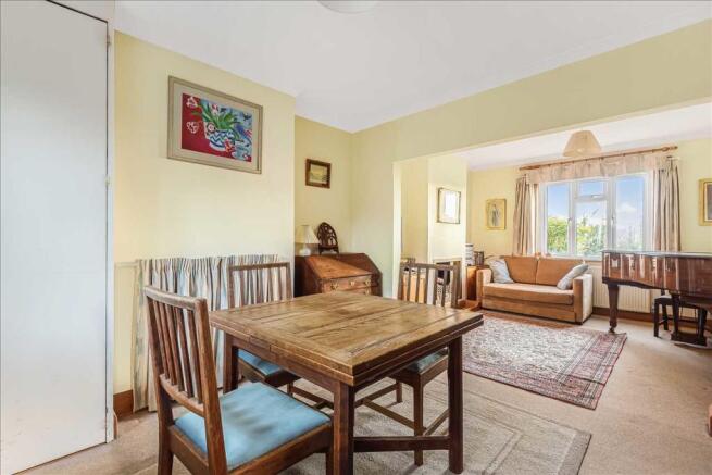 LIVING ROOM/DINING