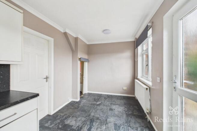 2 bed Semi-Detached for sale Image 8