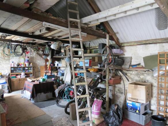 Garage To The Right: