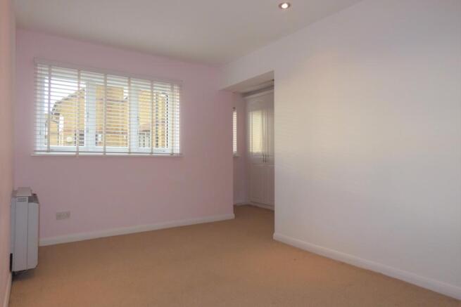Hedingham Place, Mai