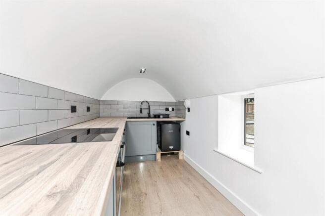 2 bed Terraced for sale Image 4