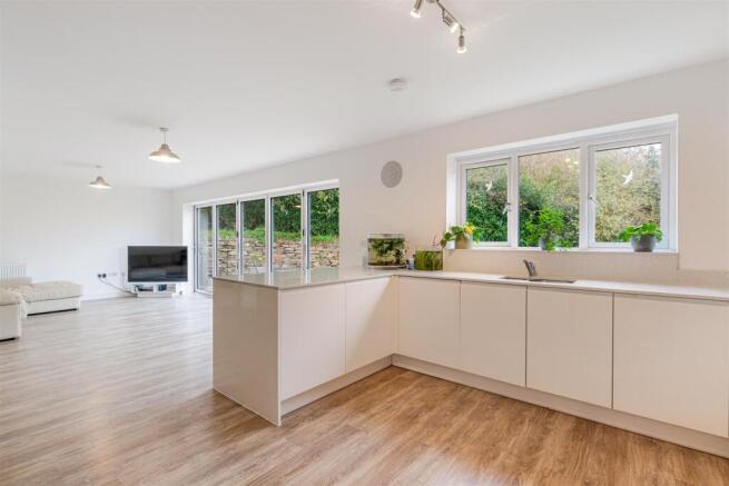 A12 - 51 French Furze, Blackawton - 251031.jpg