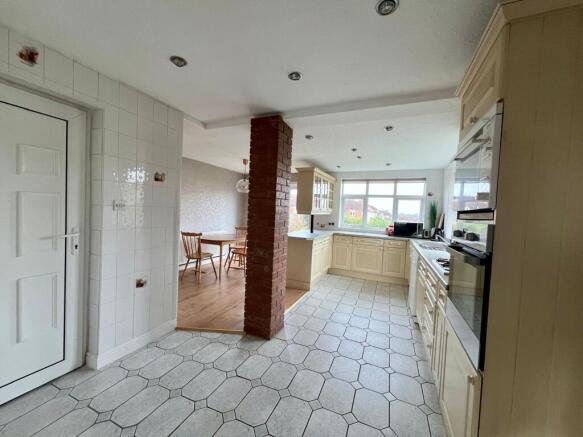 KITCHEN1.jpeg