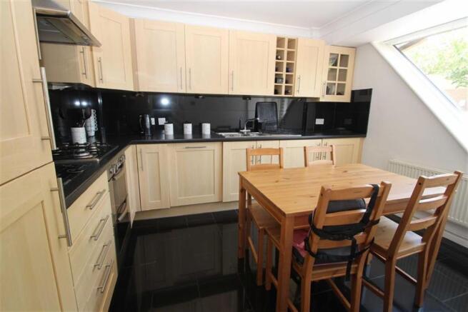 KITCHEN DINING ROOM