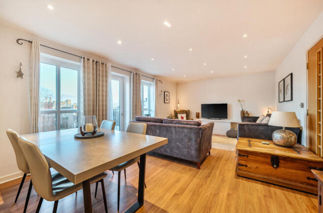 1387615-25-6939a0...