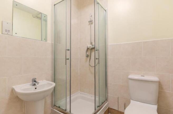 2 bed Flat to rent Image 9