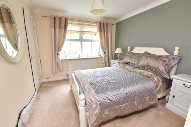 BEDROOM 5