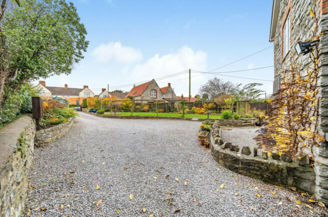 Garden/Driveway