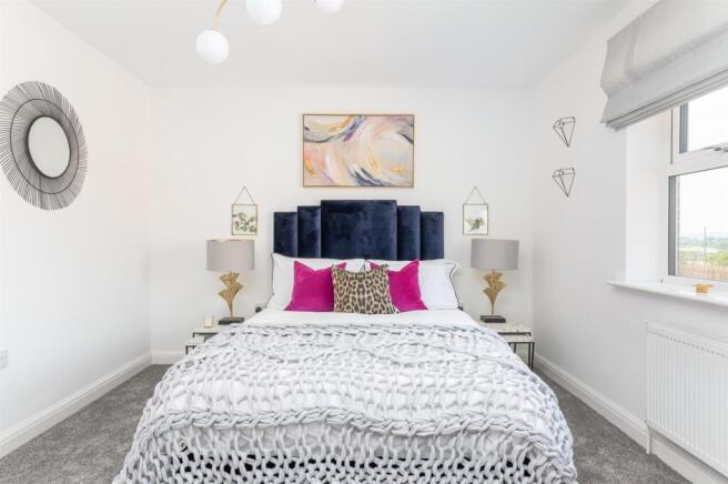 2 bed Semi-Detached for sale Image 5