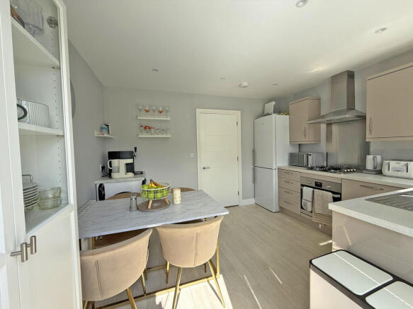 2 bed Terraced for sale Image 6