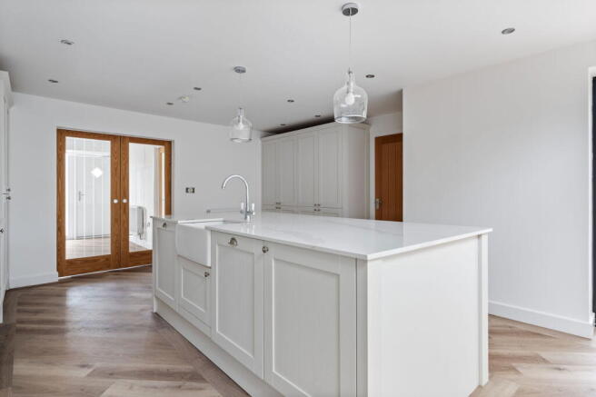4 bed Detached for sale Image 5