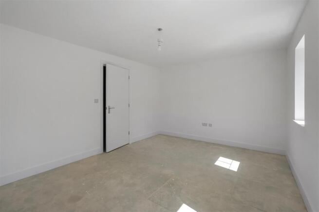 3 bed Semi-Detached for sale Image 9