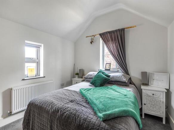 Master bedroom (2).jpg