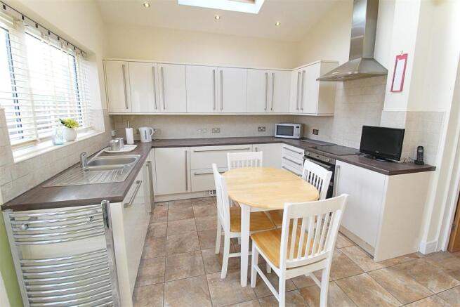 BREAKFAST KITCHEN