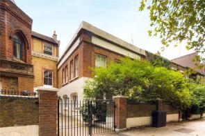 Flat 4, 16 University House, Victoria Park Square, London E2 9PE