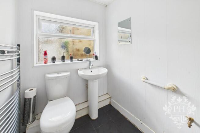 3 bed Terraced for sale Image 9