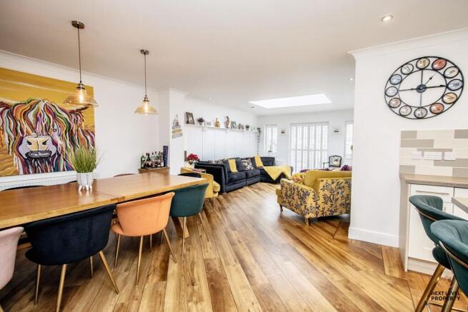 Kitchen/Diner & Living Area