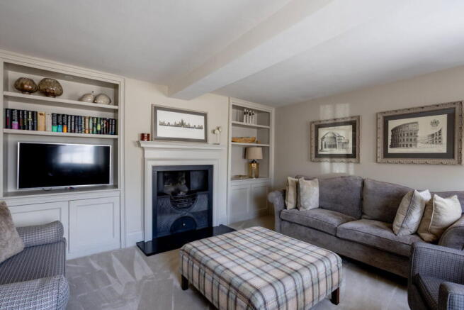 6 bed Town House for sale Image 4