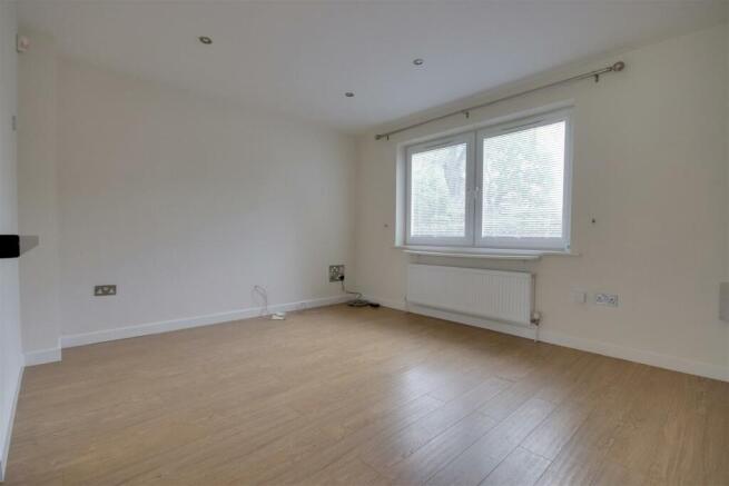 Living room 3.jpg
