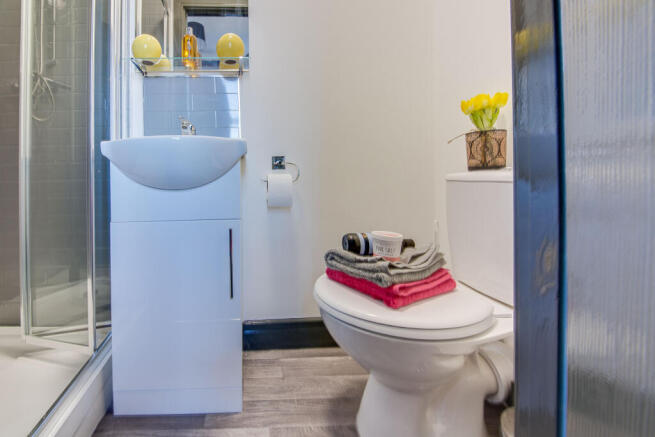 1 bed House Share to rent Image 10