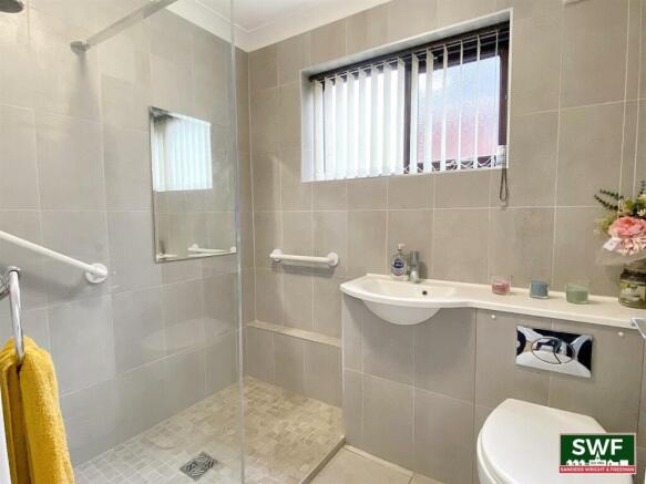 Shower Room.jpg