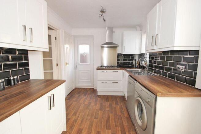 Kitchen photo 1