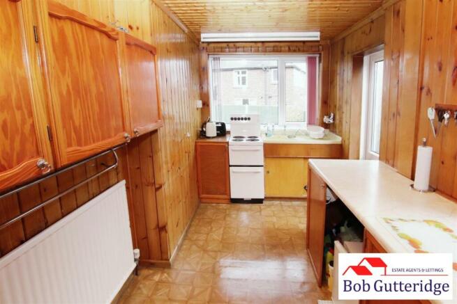 FITTED KITCHEN