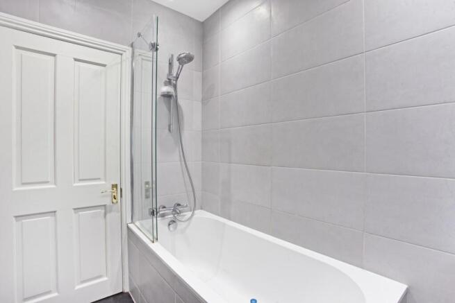 6 bed Semi-Detached to rent Image 11