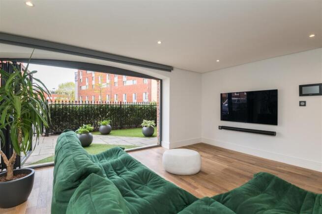 Flat 1, Dean Clark House-035.jpg