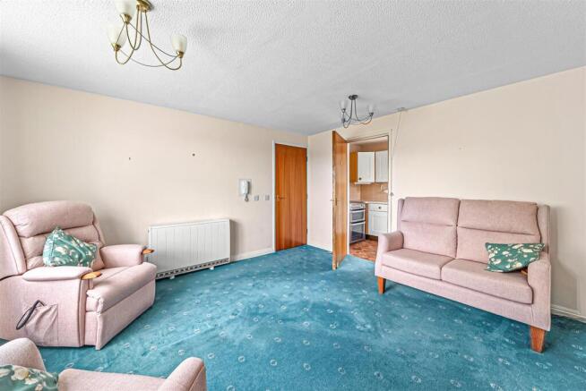 2 bed Apartment for sale Image 7