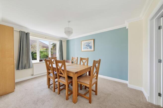 5 bed Detached for sale Image 10