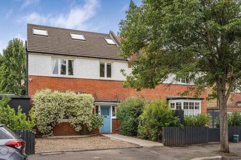 Lynton Road, London, W3