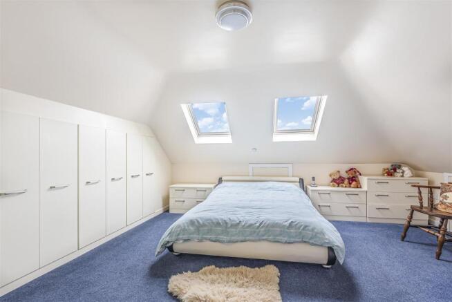 Bedroom 1.jpg