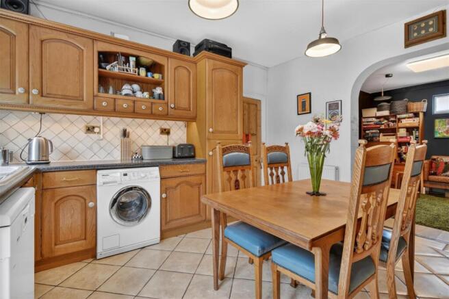 4 bed Terraced for sale Image 5