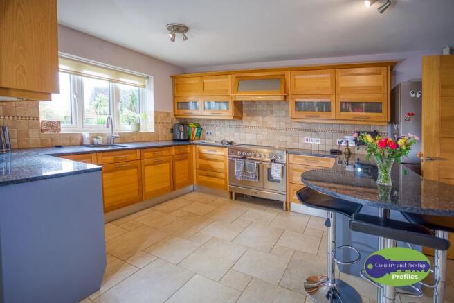 1 Summers Close  (13).jpg