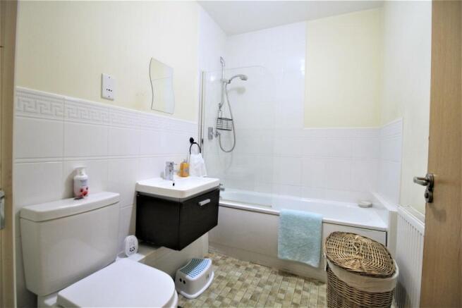 Family Bathroom.jpg