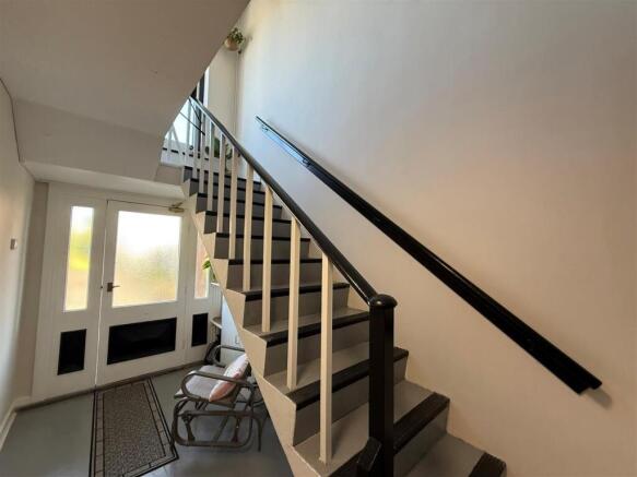 2 bed Flat for sale Image 12
