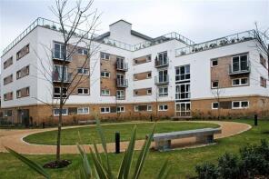 25, Cherrydown West, Basildon SS16 5AW