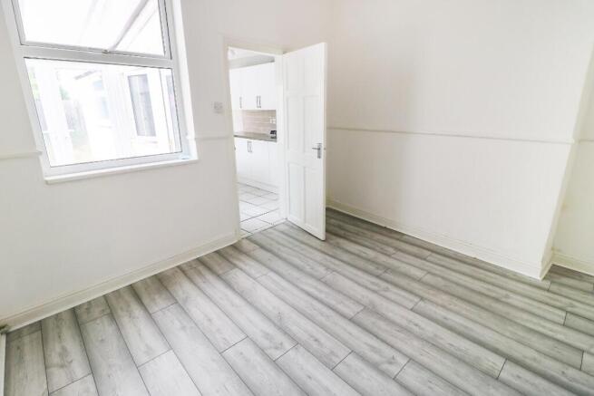 3 bed Terraced to rent Image 4