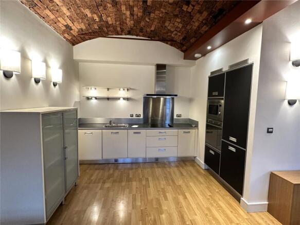 1 bed Apartment to rent Image 4