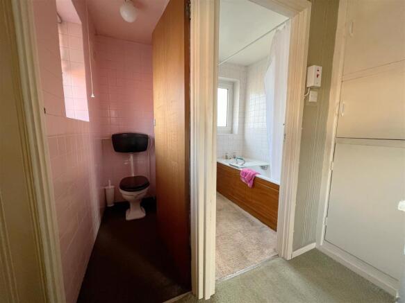 WC & Bathroom.JPG