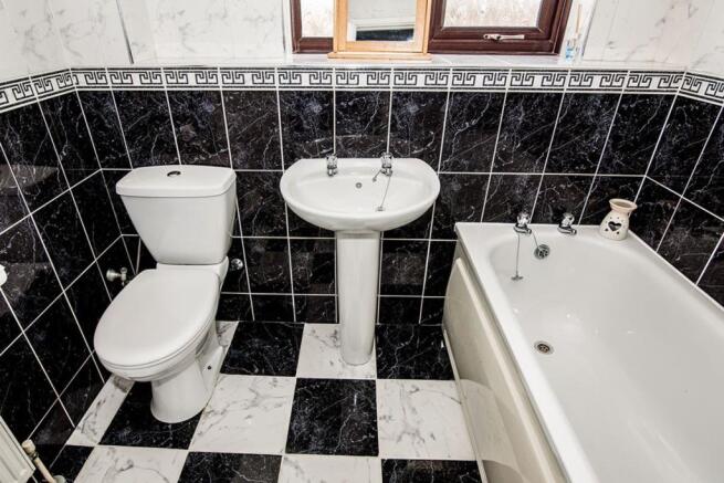 Family Bathroom / Wc