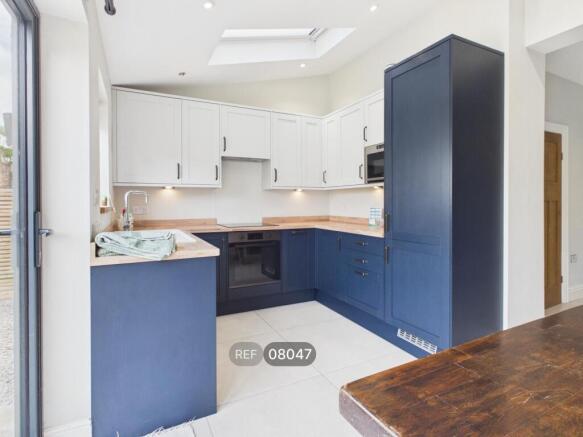 3 bed Semi-Detached to rent Image 12