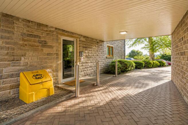 2 bed Apartment to rent Image 9