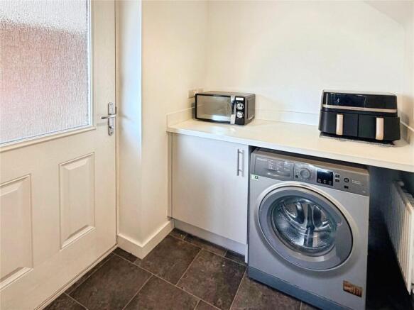 4 bed Detached for sale Image 12