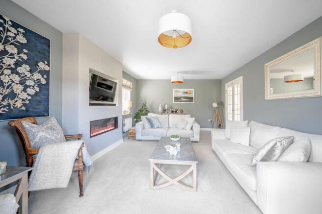 5 bed Detached for sale Image 6