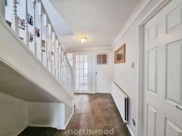 4 bed Detached for sale Image 9