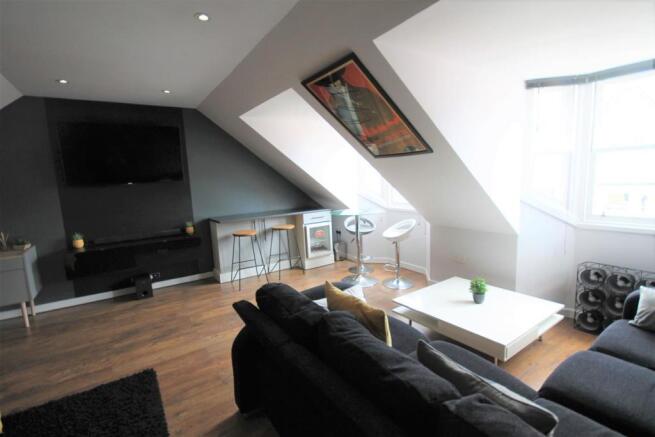 STUDIO ROOM
