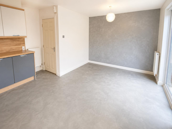 4 bed Semi-Detached for sale Image 11